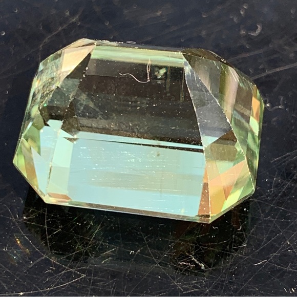 44.52 (CT)CERTIFIED Natural Green Spodumene Cut Gemstone - Picture 5 of 17